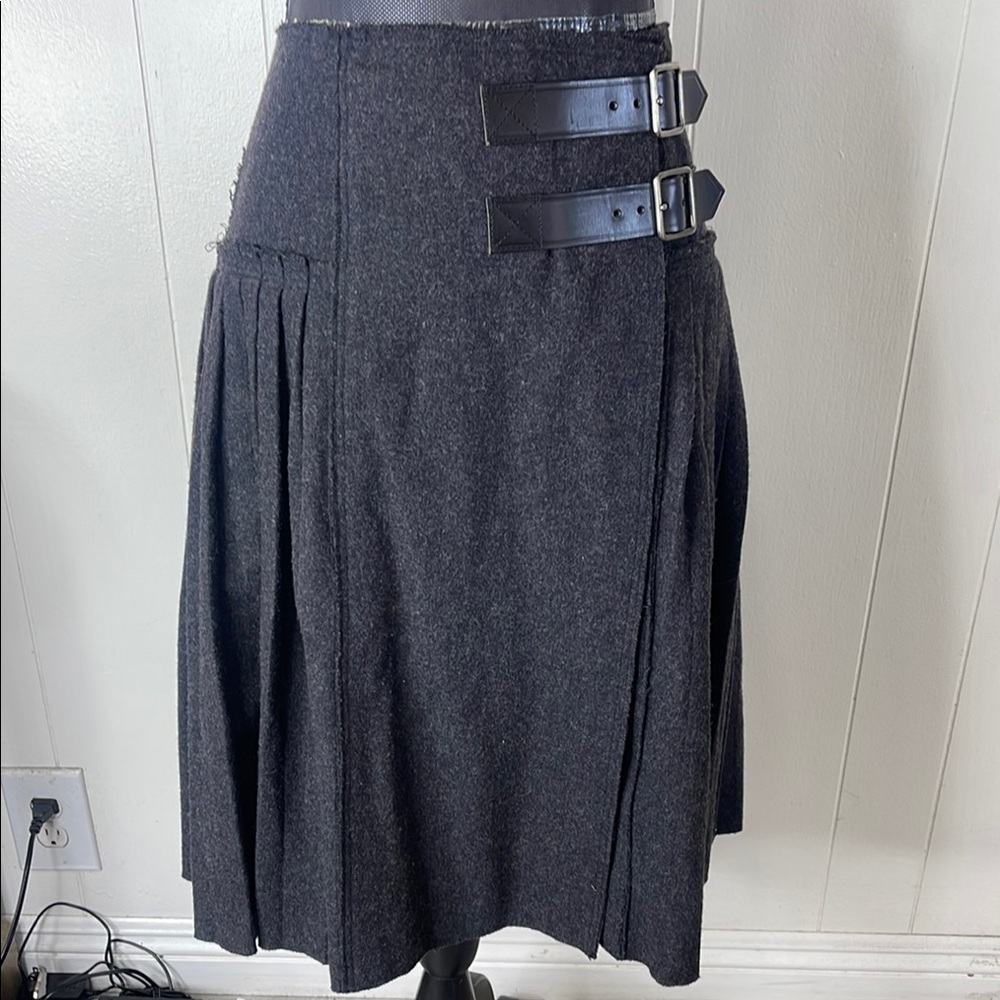 Burberry Brit Grey wool kit with leather belt size 6